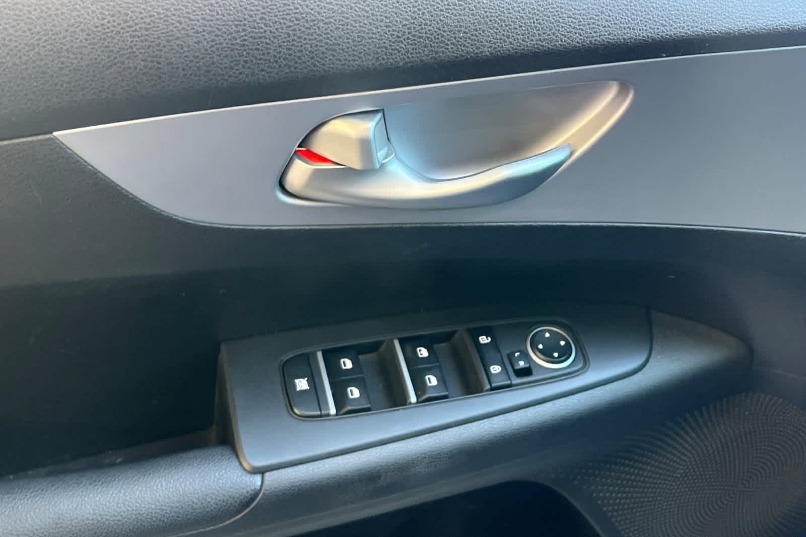 Thumbnail: 2023 Kia Forte - 13