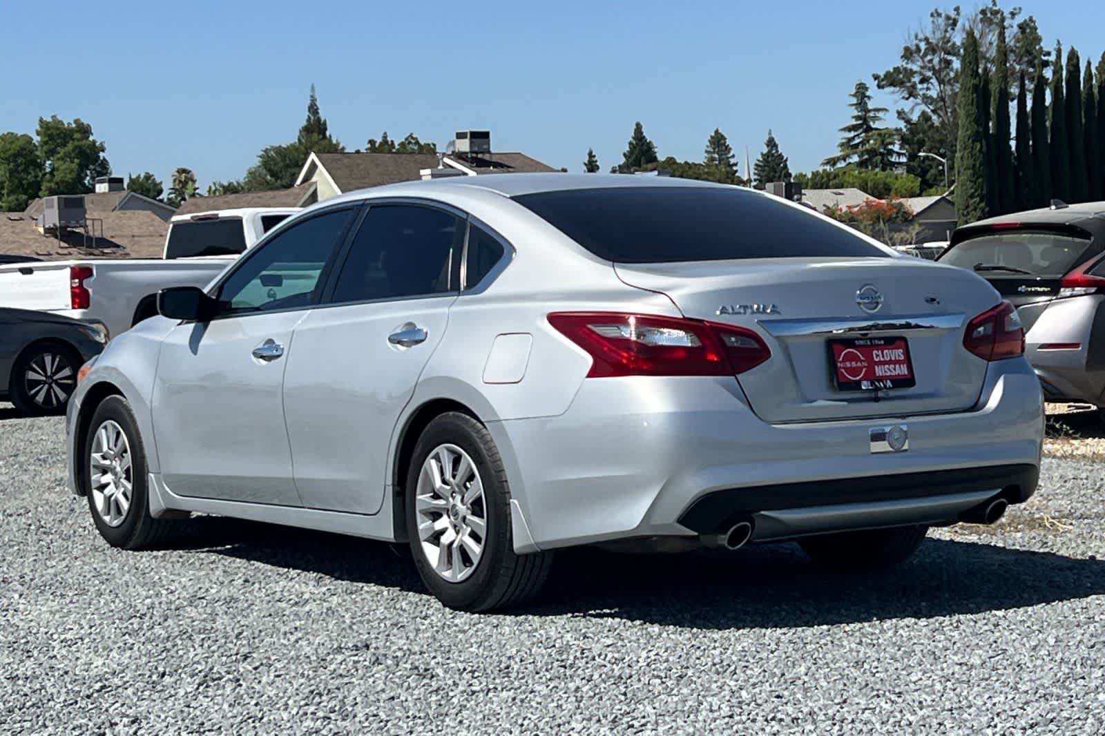 Thumbnail: 2018 Nissan Altima - 7