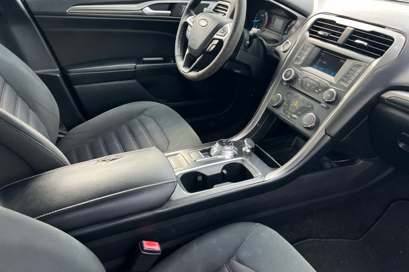 Thumbnail: 2017 Ford Fusion - 17