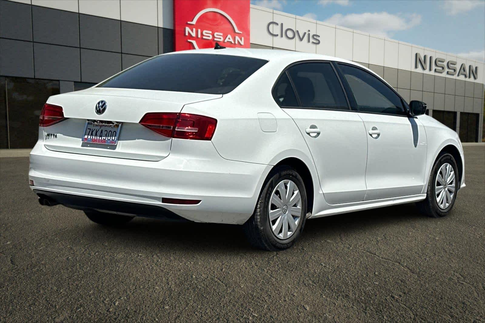 Thumbnail: 2015 Volkswagen Jetta - 3