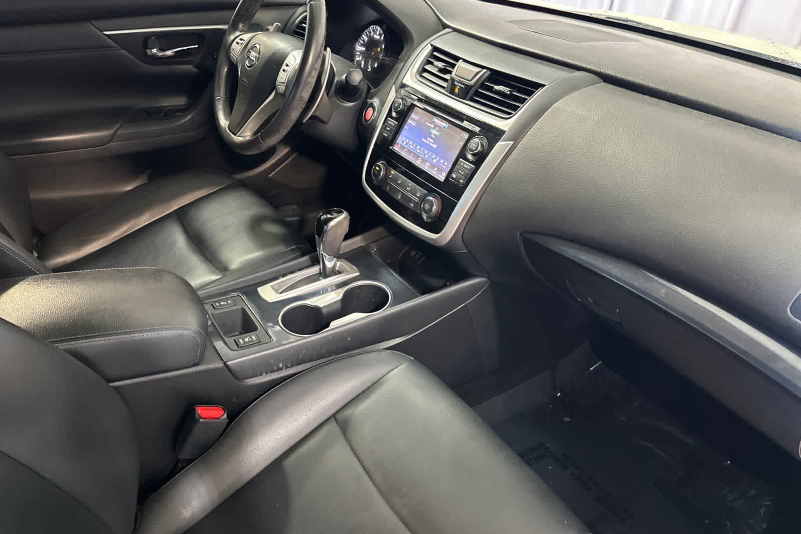 Thumbnail: 2018 Nissan Altima - 17