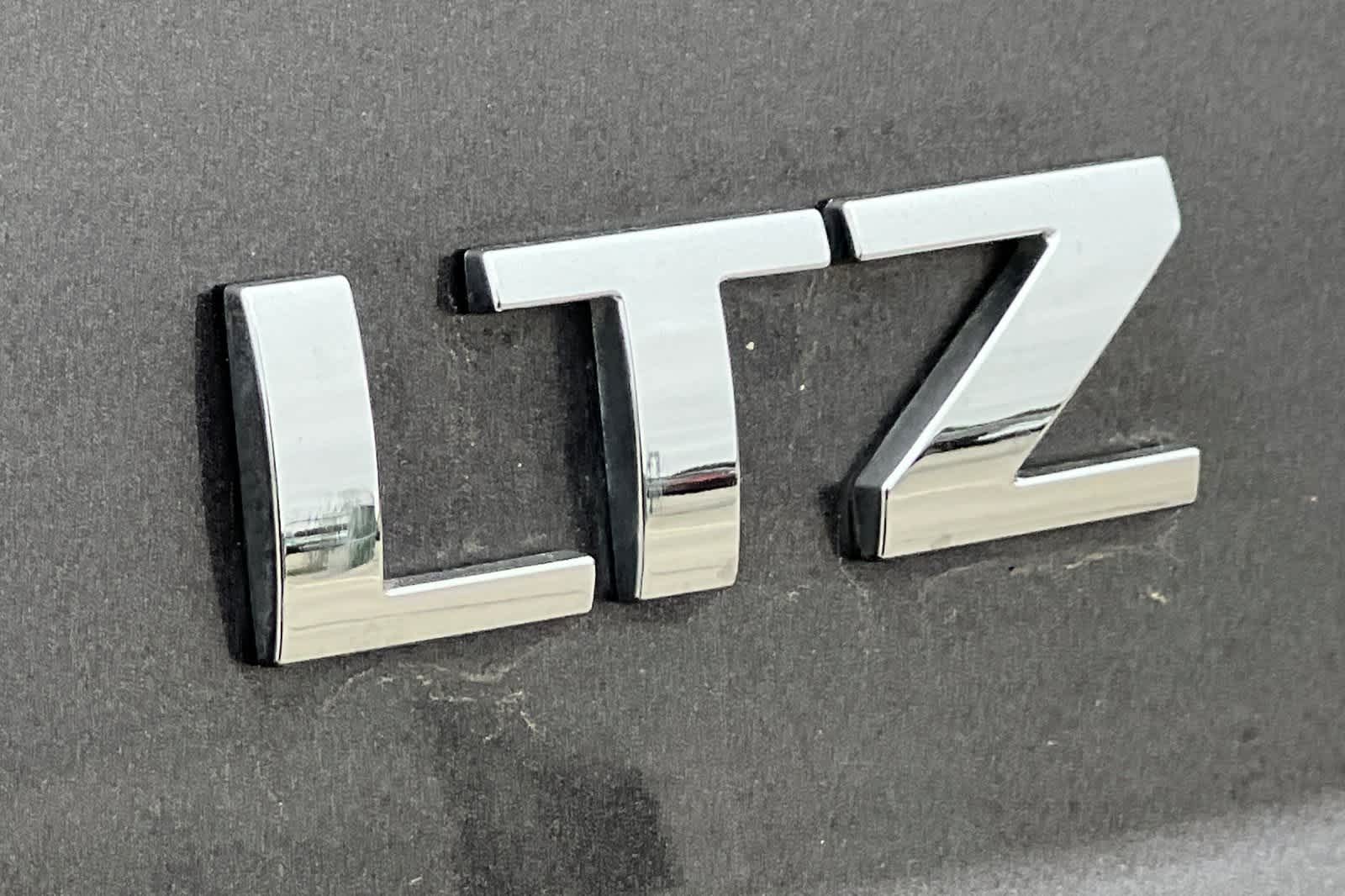 Thumbnail: 2016 Chevrolet Suburban - 13