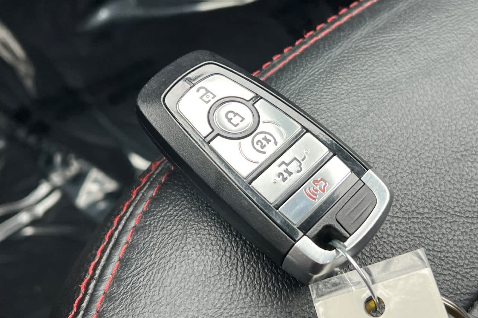 Thumbnail: 2018 Ford Explorer - 28