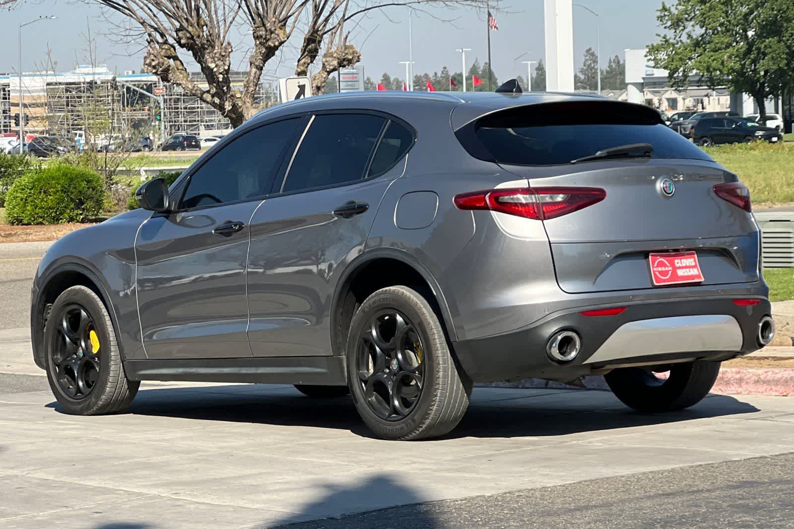 Thumbnail: 2018 Alfa Romeo Stelvio - 7