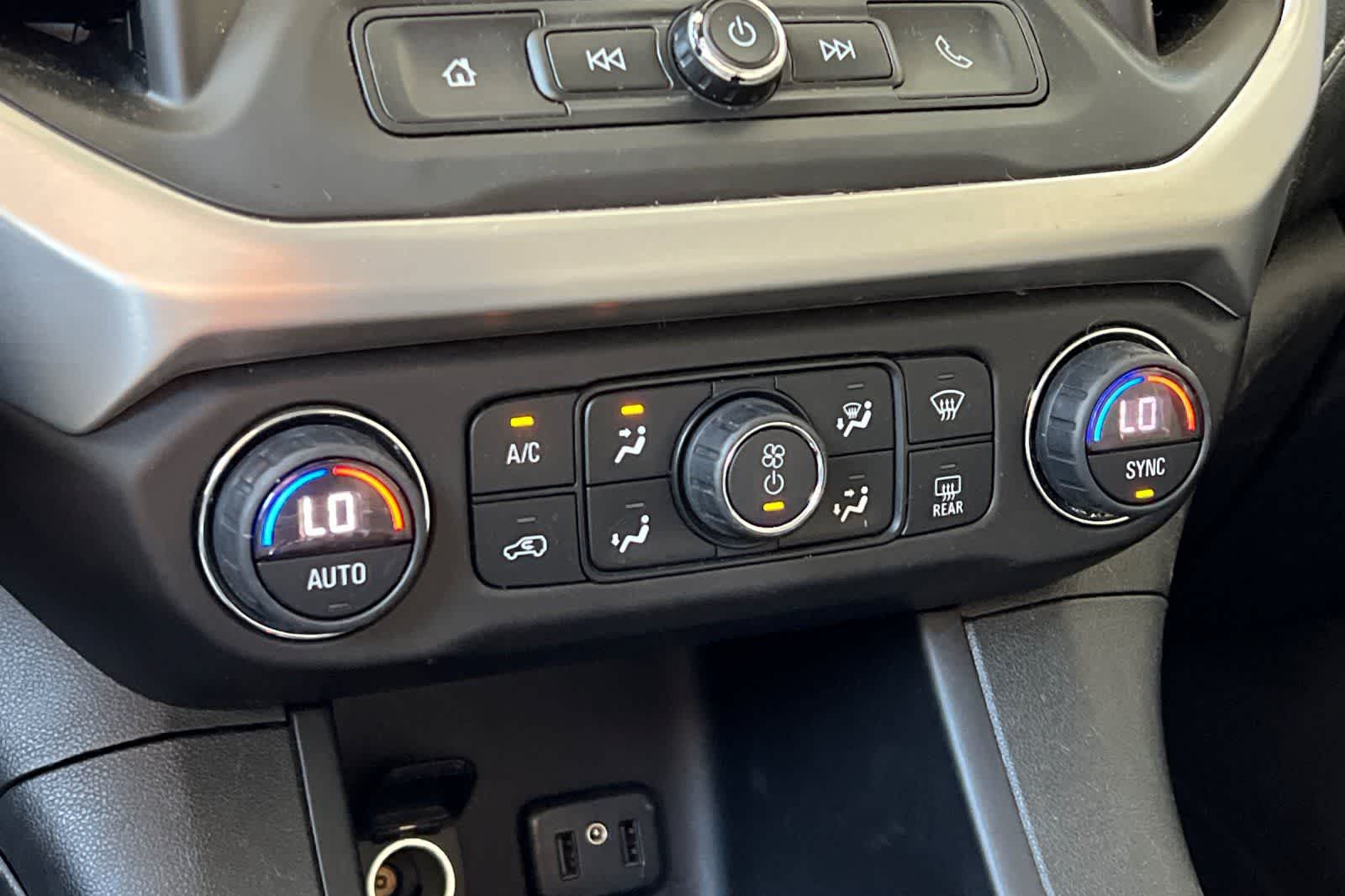 Thumbnail: 2018 GMC Acadia - 23