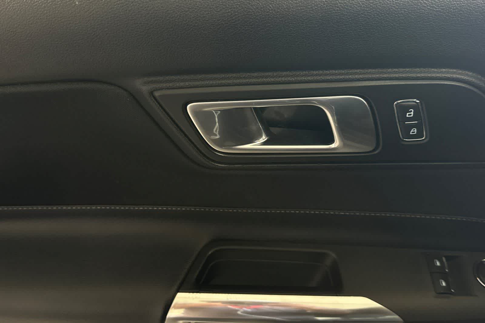 Thumbnail: 2018 Ford Mustang - 15