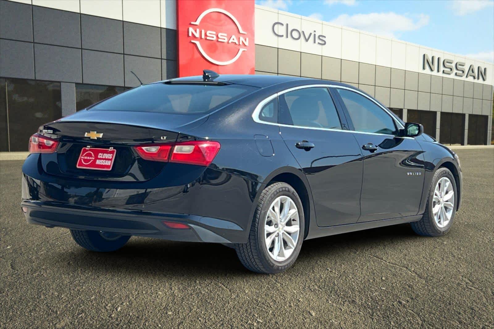 Thumbnail: 2023 Chevrolet Malibu - 3