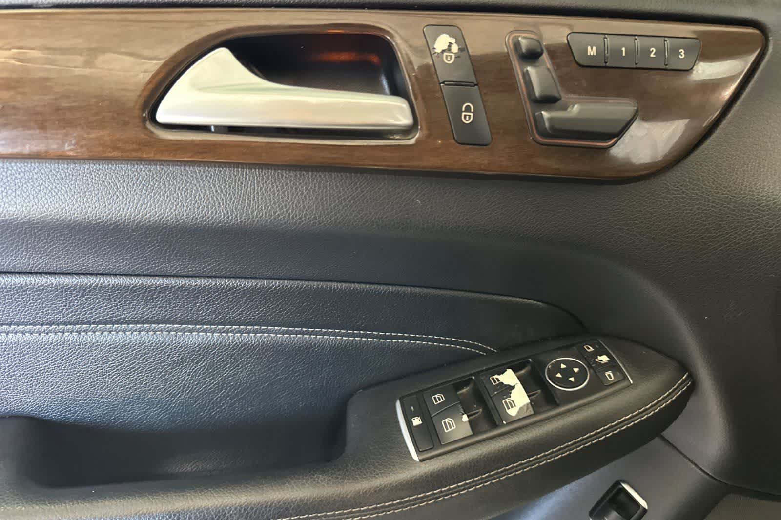 Thumbnail: 2015 Mercedes-Benz M-Class - 15