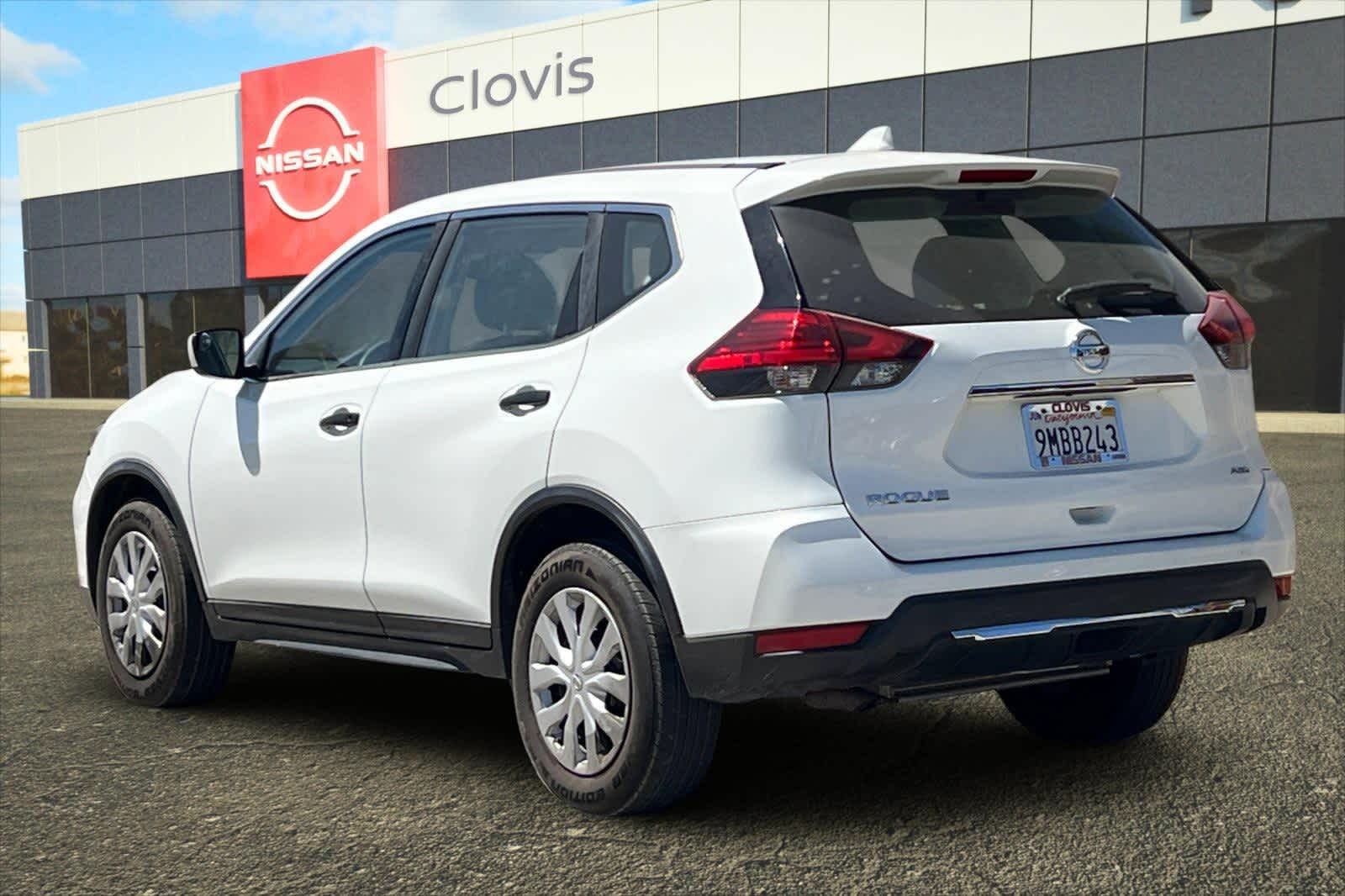 Thumbnail: 2017 Nissan Rogue - 7