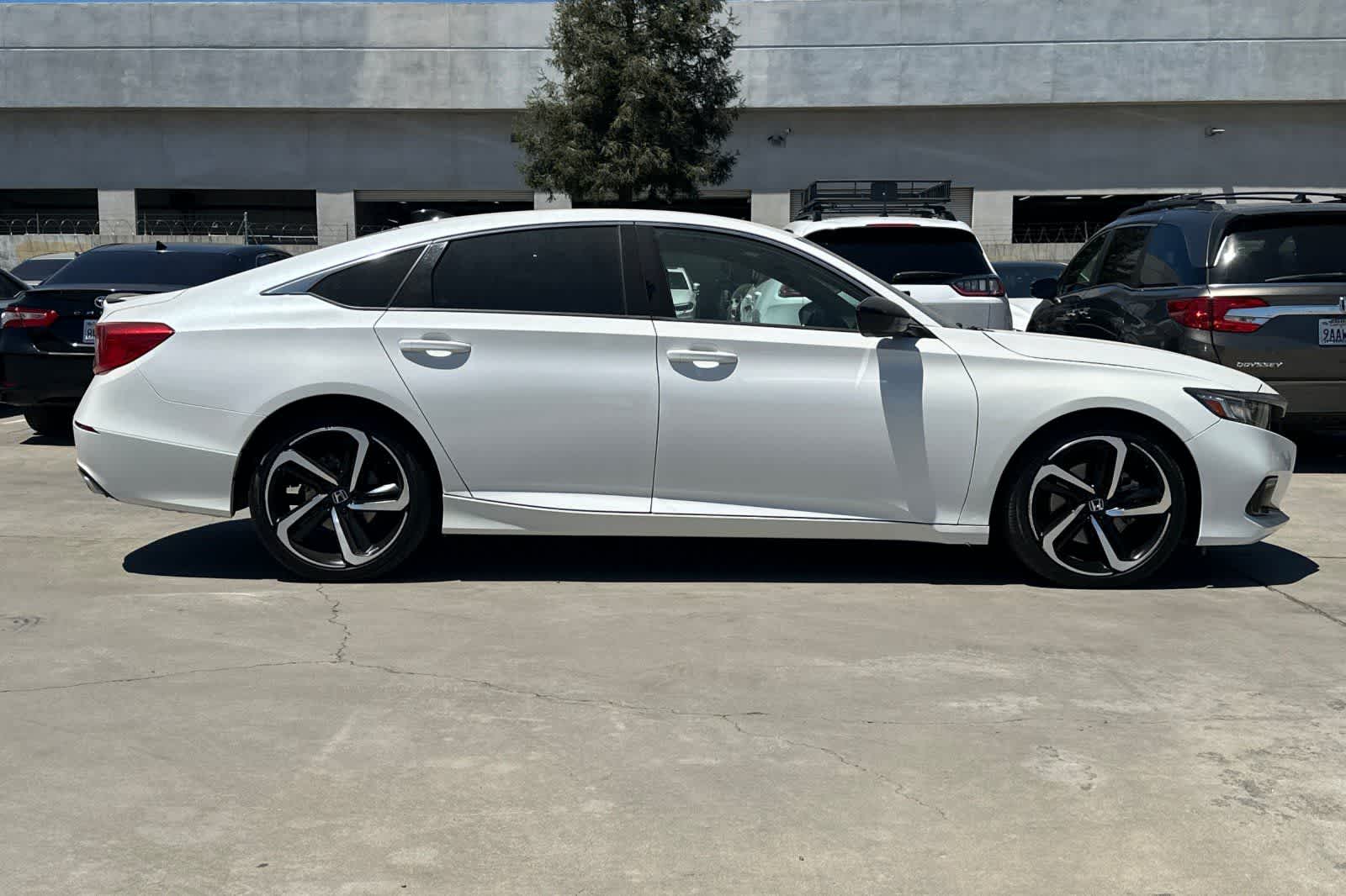 Thumbnail: 2022 Honda Accord - 9