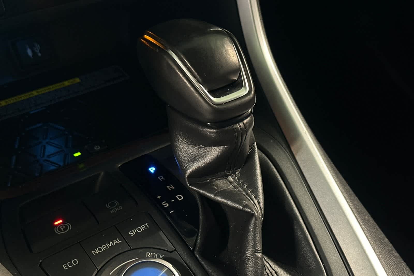 Thumbnail: 2019 Toyota RAV4 - 24