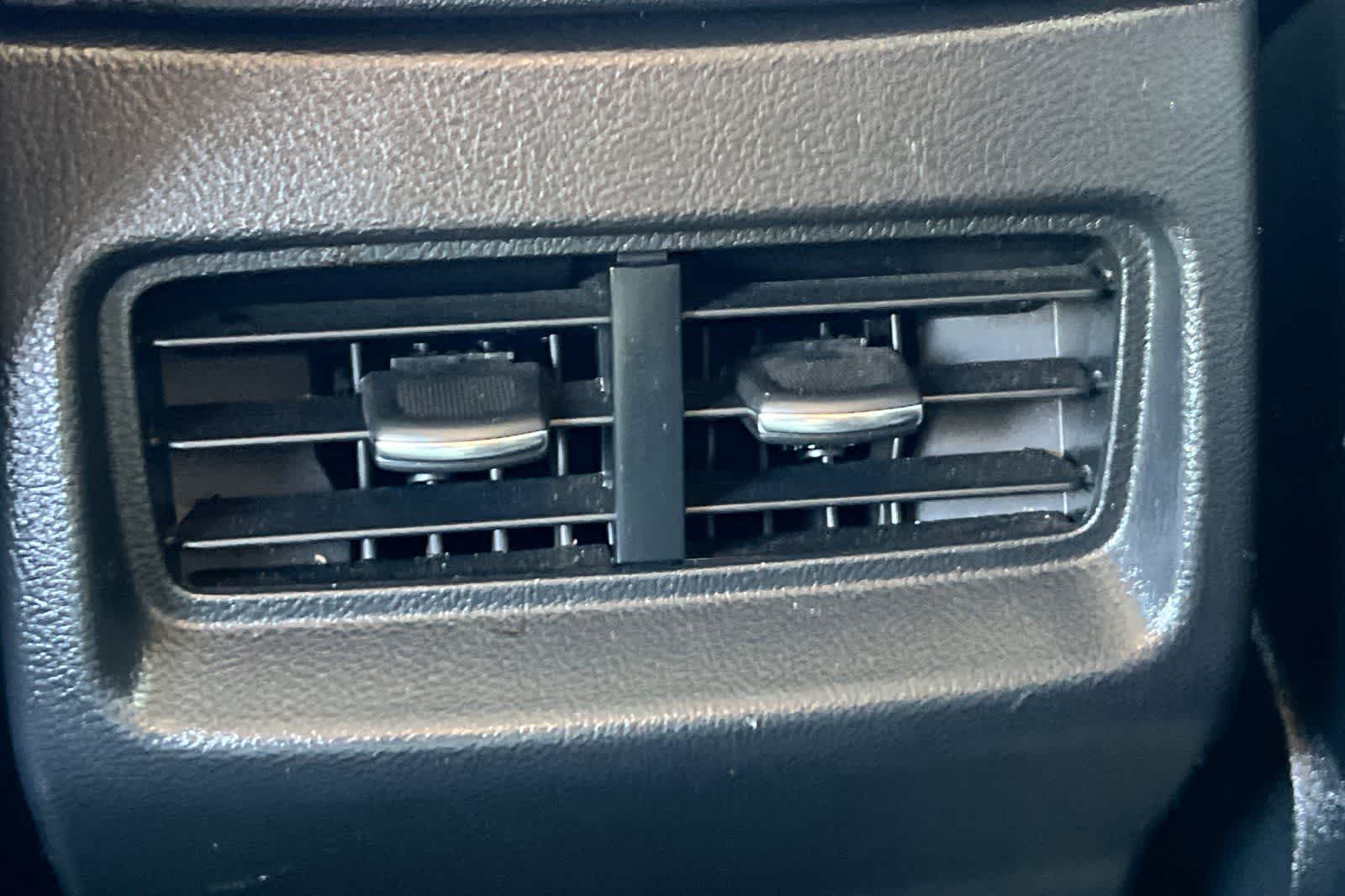 Thumbnail: 2020 Ford Edge - 15