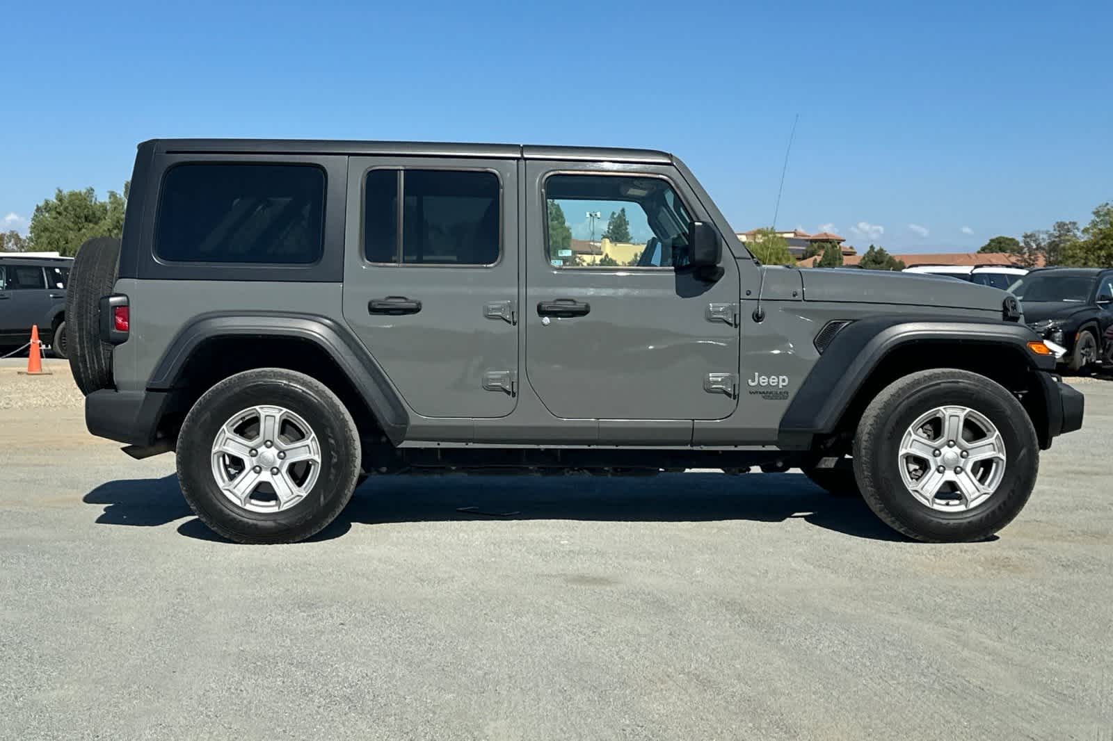 Thumbnail: 2019 Jeep Wrangler - 9