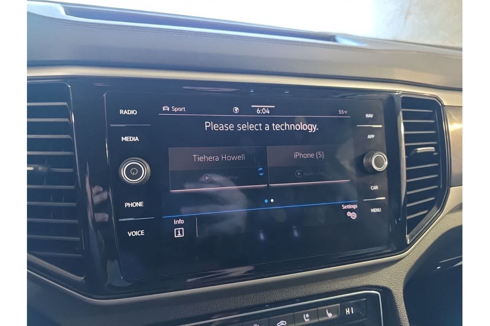 Thumbnail: 2022 Volkswagen Atlas - 22