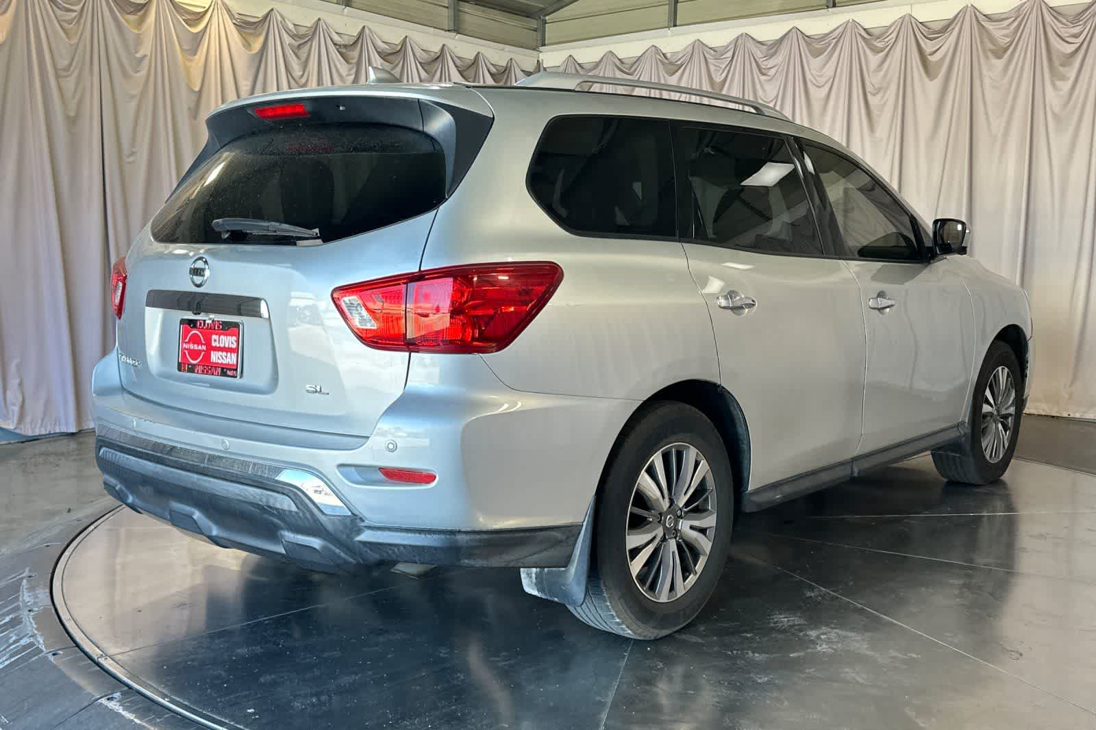 Thumbnail: 2020 Nissan Pathfinder - 3