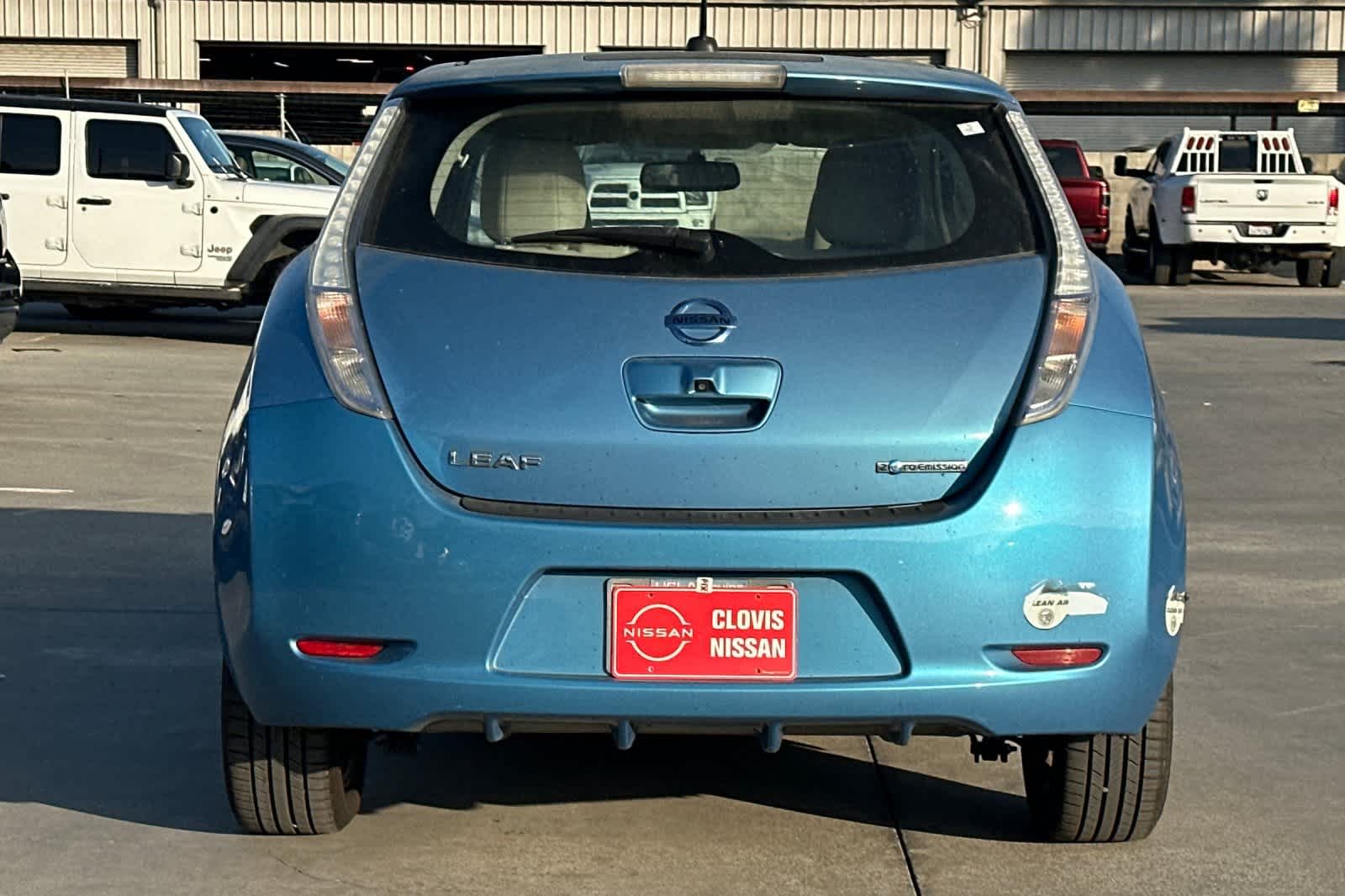 Thumbnail: 2011 Nissan Leaf - 8