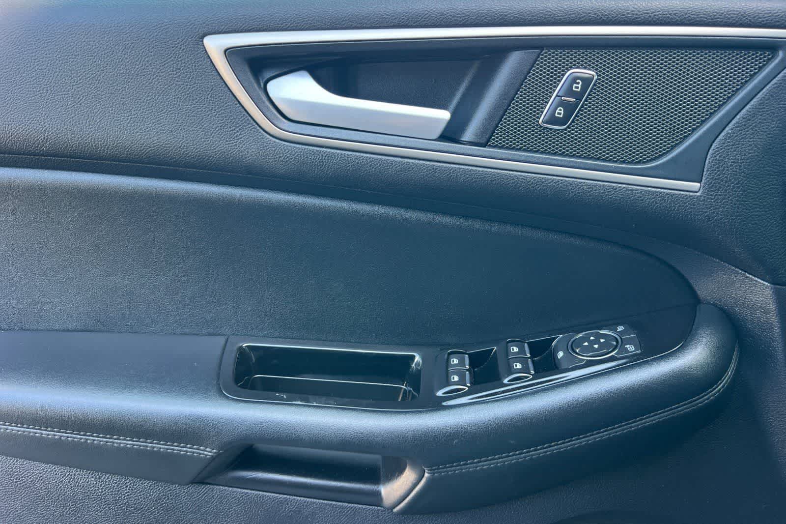 Thumbnail: 2020 Ford Edge - 13