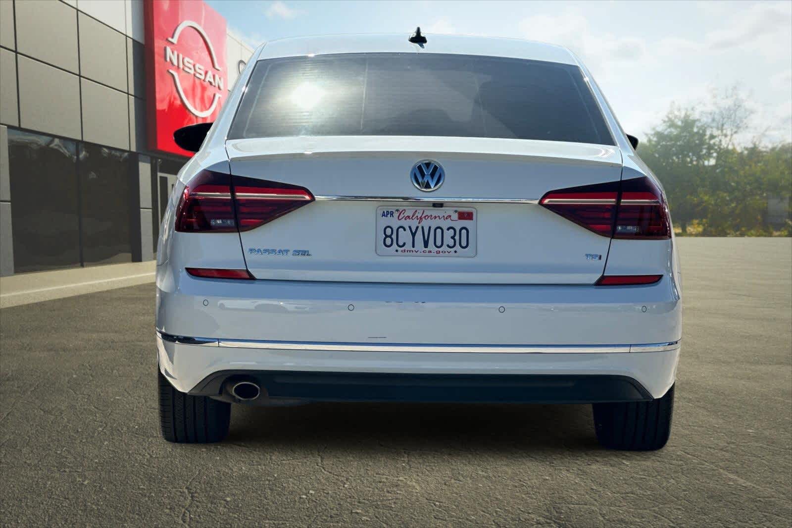 Thumbnail: 2018 Volkswagen Passat - 8