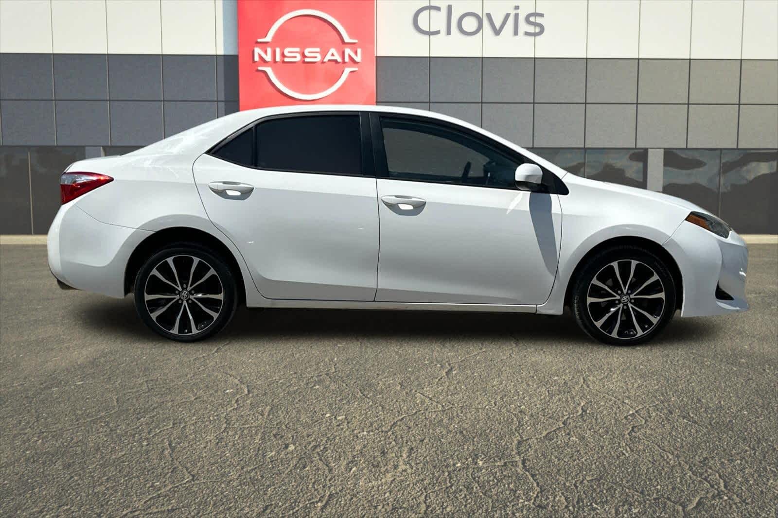Thumbnail: 2017 Toyota Corolla - 9