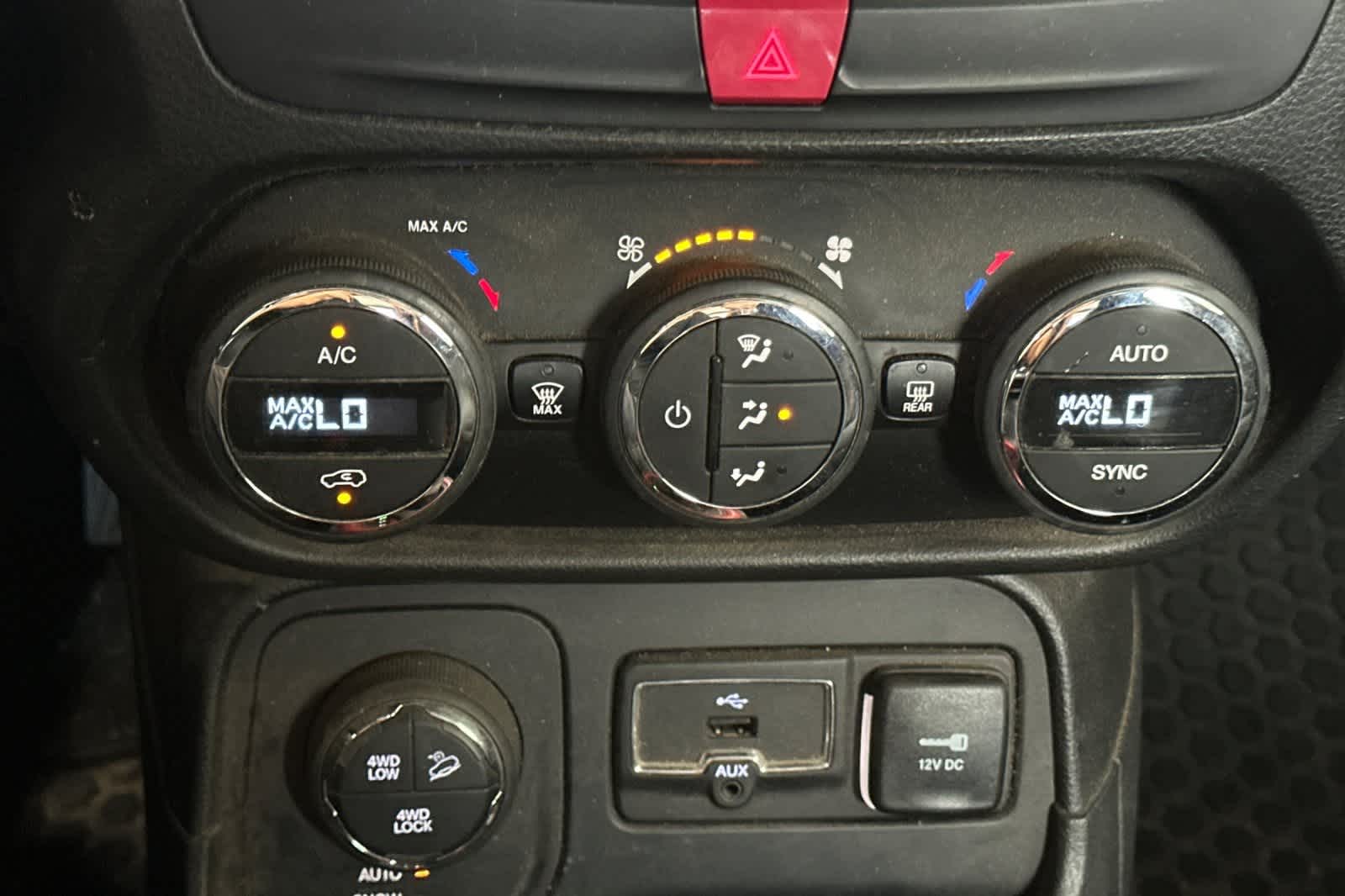 Thumbnail: 2016 Jeep Renegade - 20
