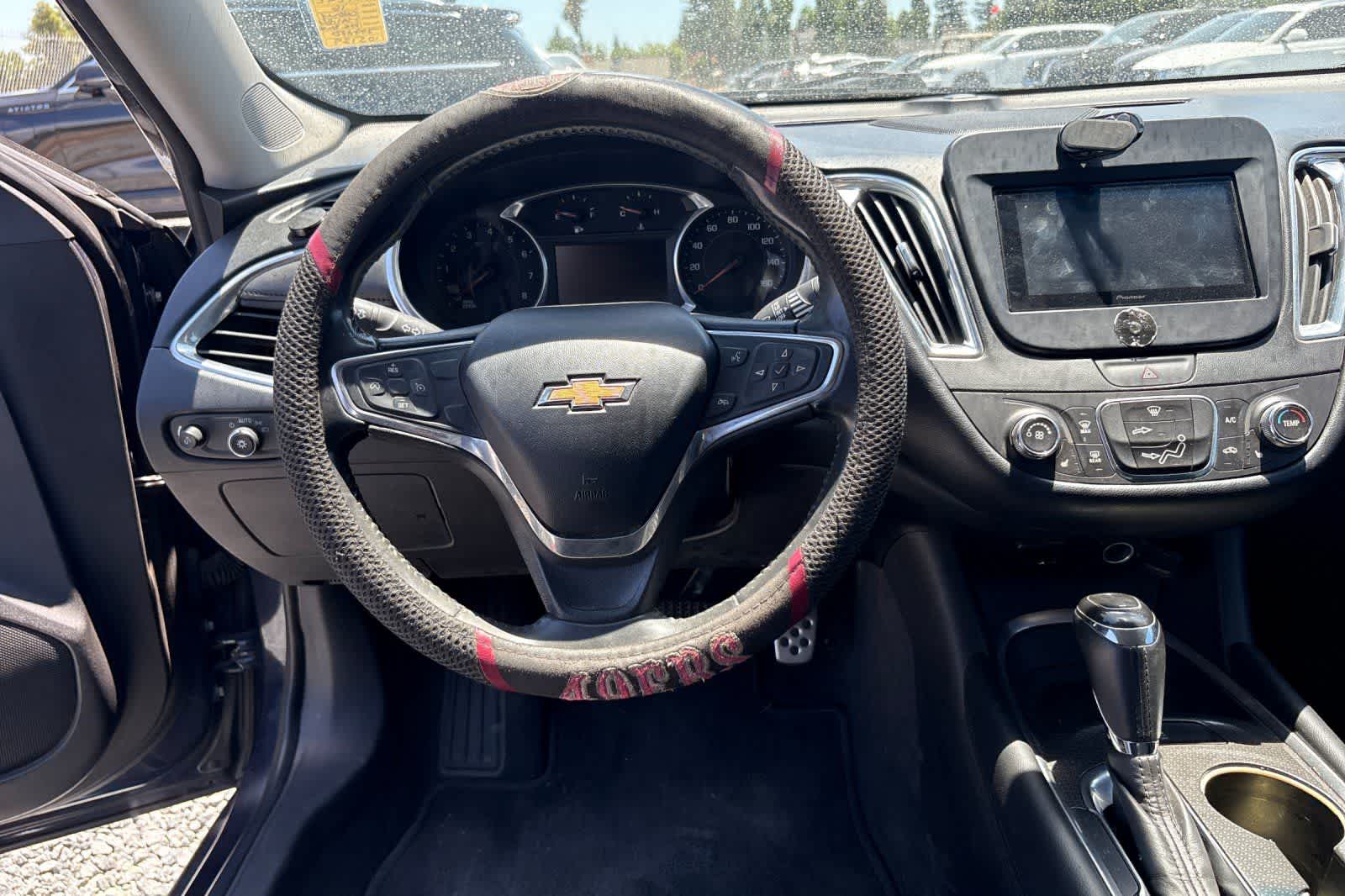 Thumbnail: 2016 Chevrolet Malibu - 16