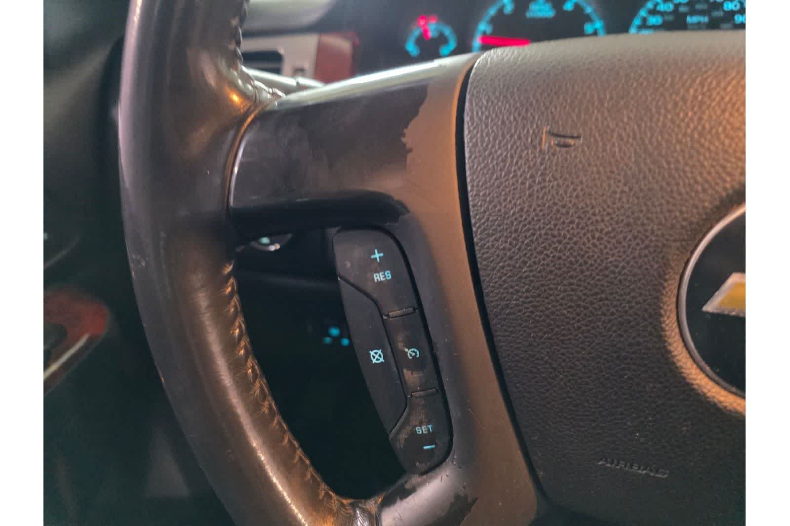 Thumbnail: 2010 Chevrolet Tahoe - 23