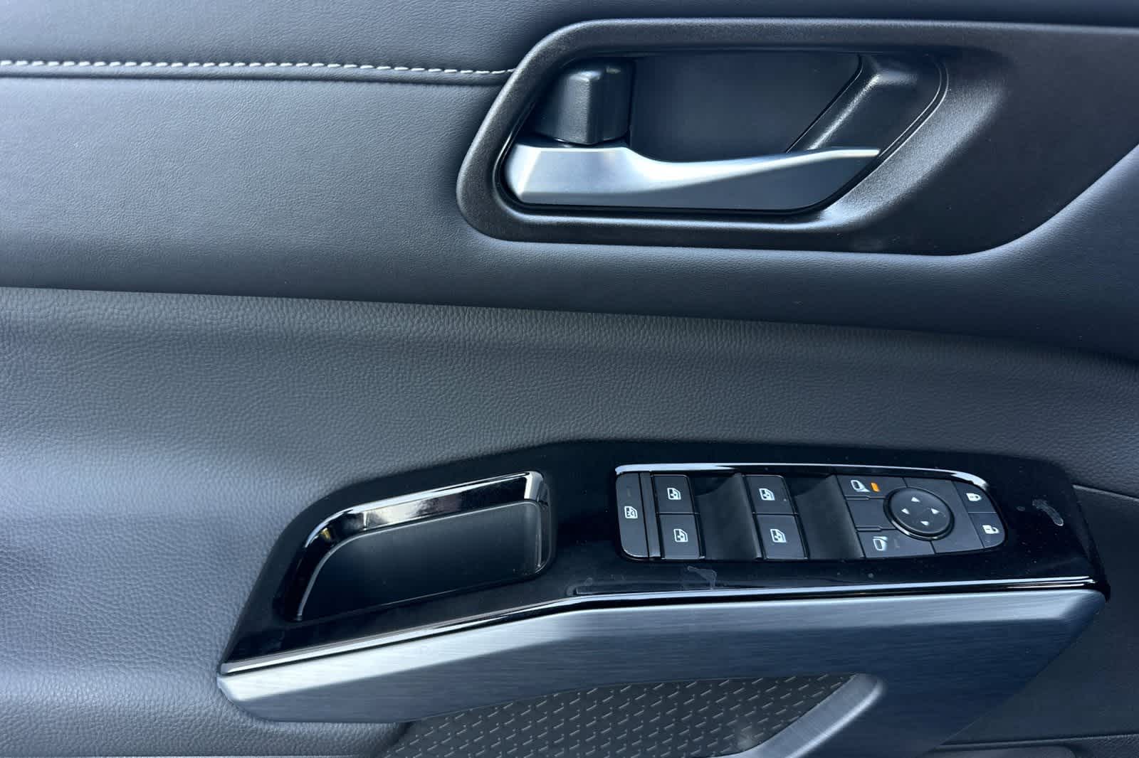 Thumbnail: 2025 Nissan Pathfinder - 13