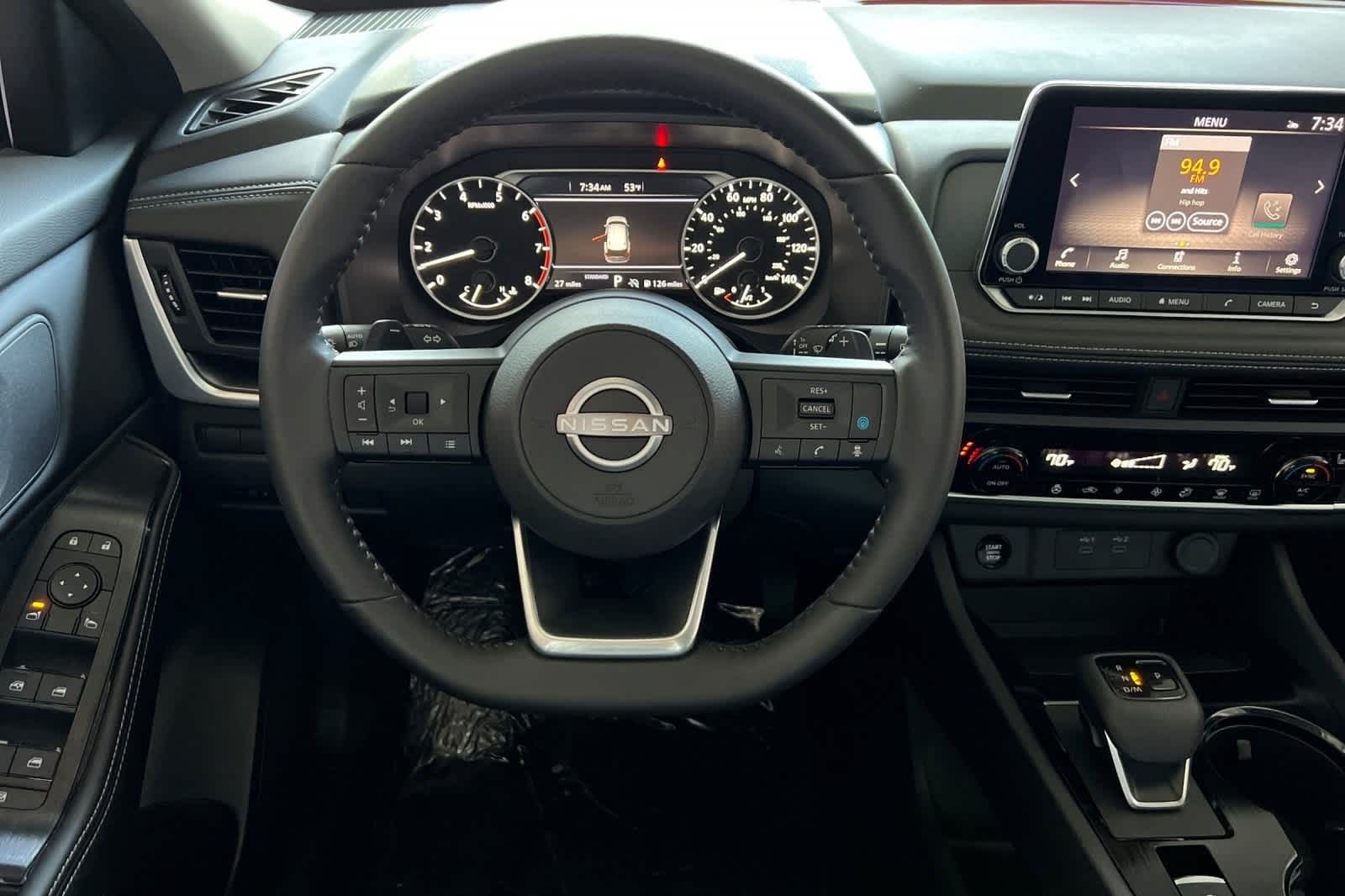 2024 Nissan Rogue SV 4
