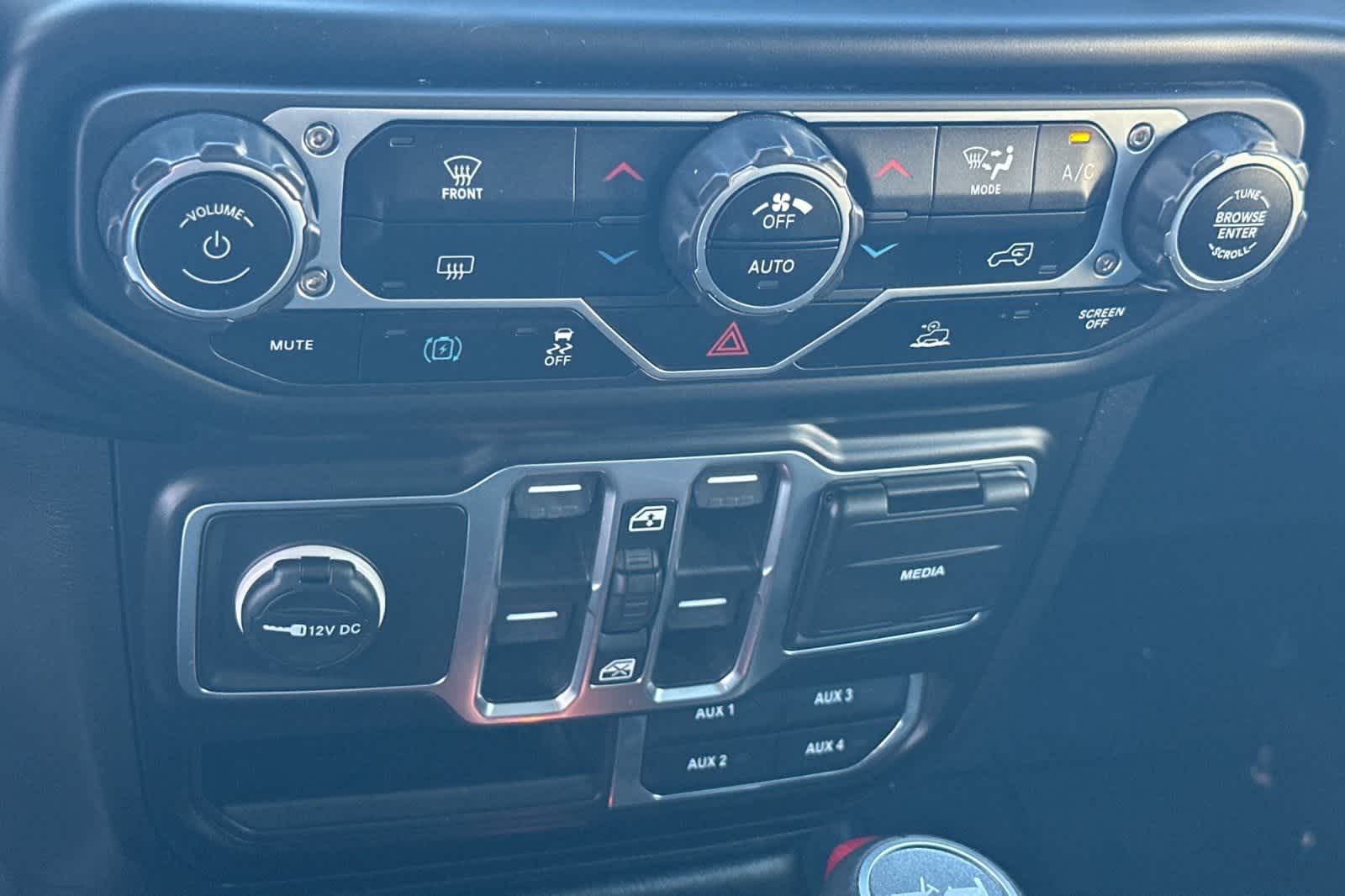 Thumbnail: 2023 Jeep Wrangler - 23