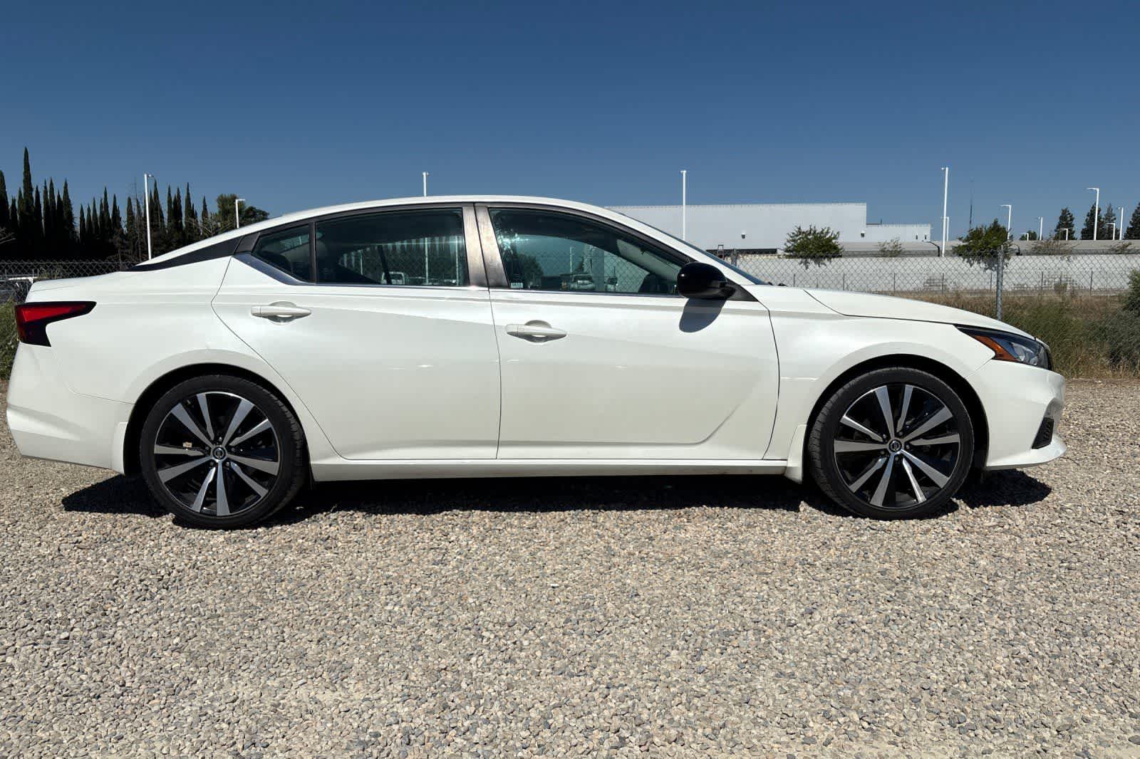 Thumbnail: 2020 Nissan Altima - 9