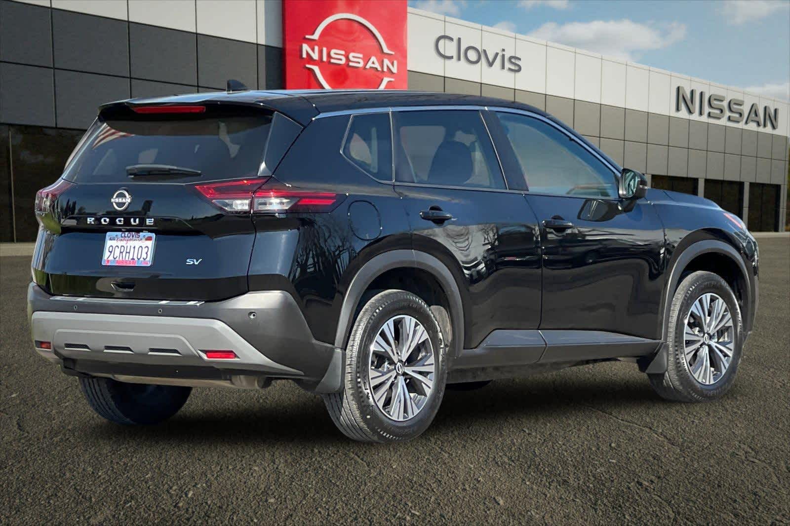 Thumbnail: 2022 Nissan Rogue - 3