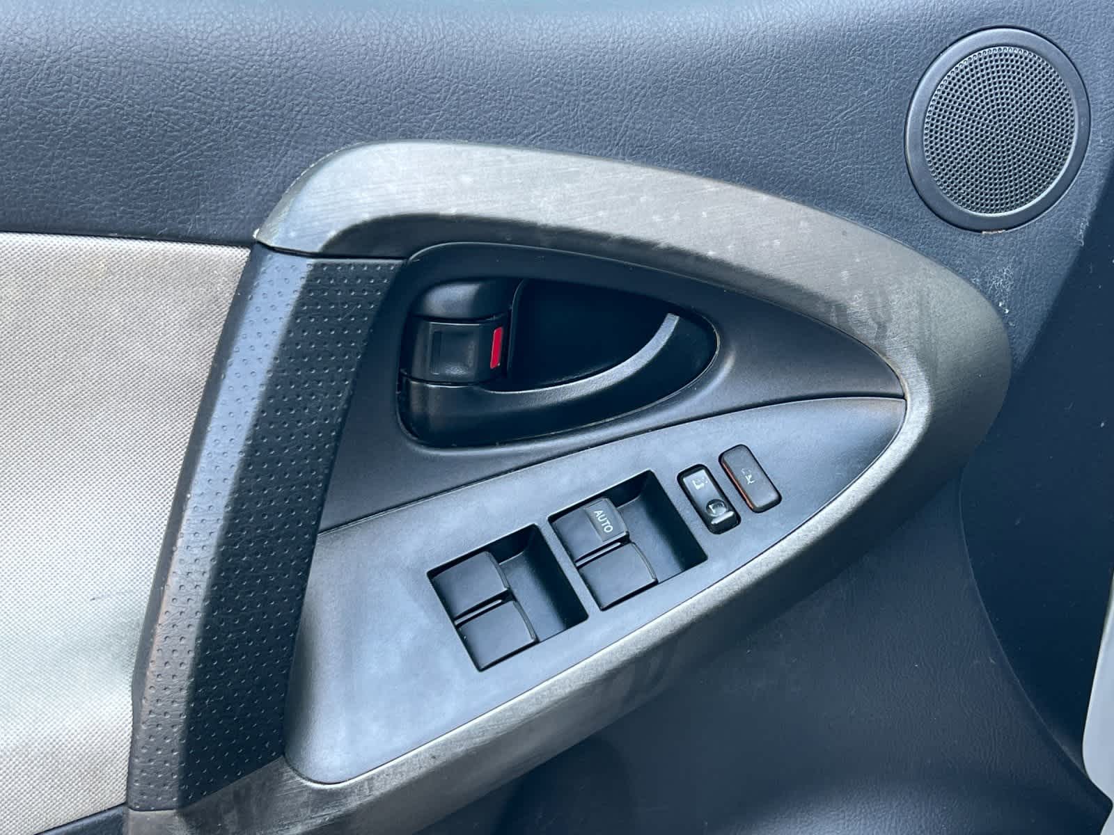 Thumbnail: 2011 Toyota RAV4 - 13