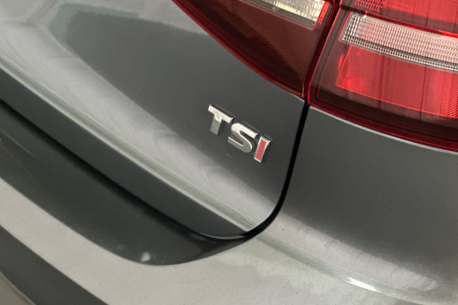 Thumbnail: 2016 Volkswagen Jetta - 17