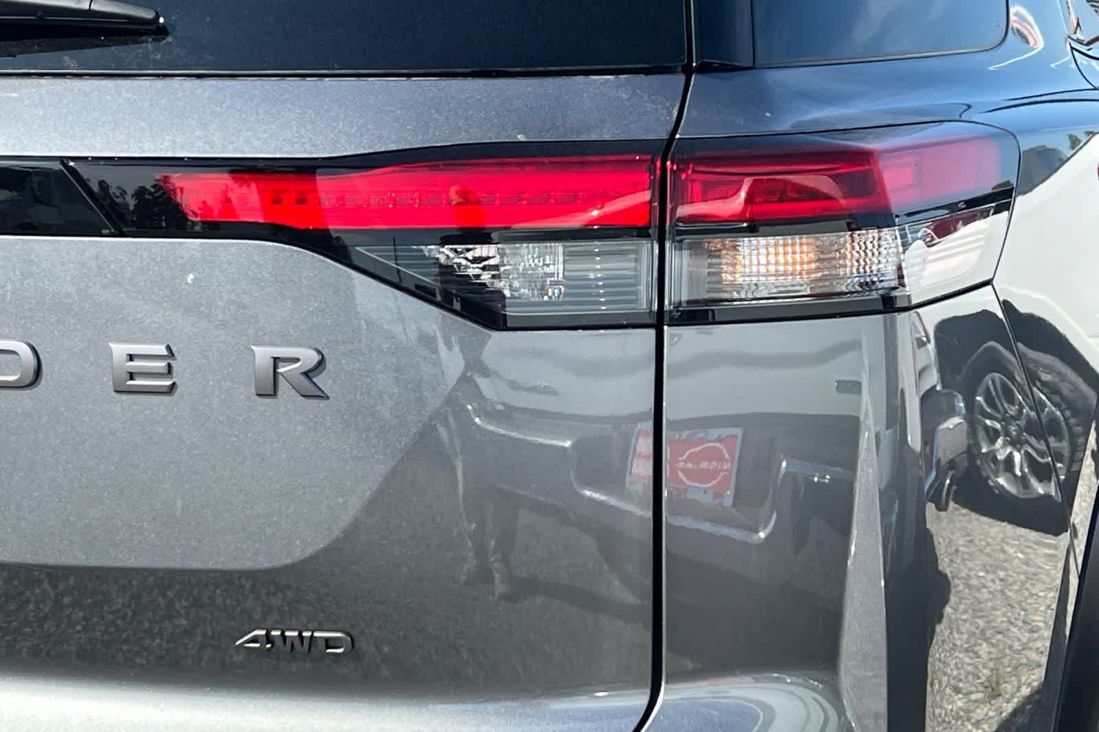 Thumbnail: 2026 Nissan Pathfinder - 17