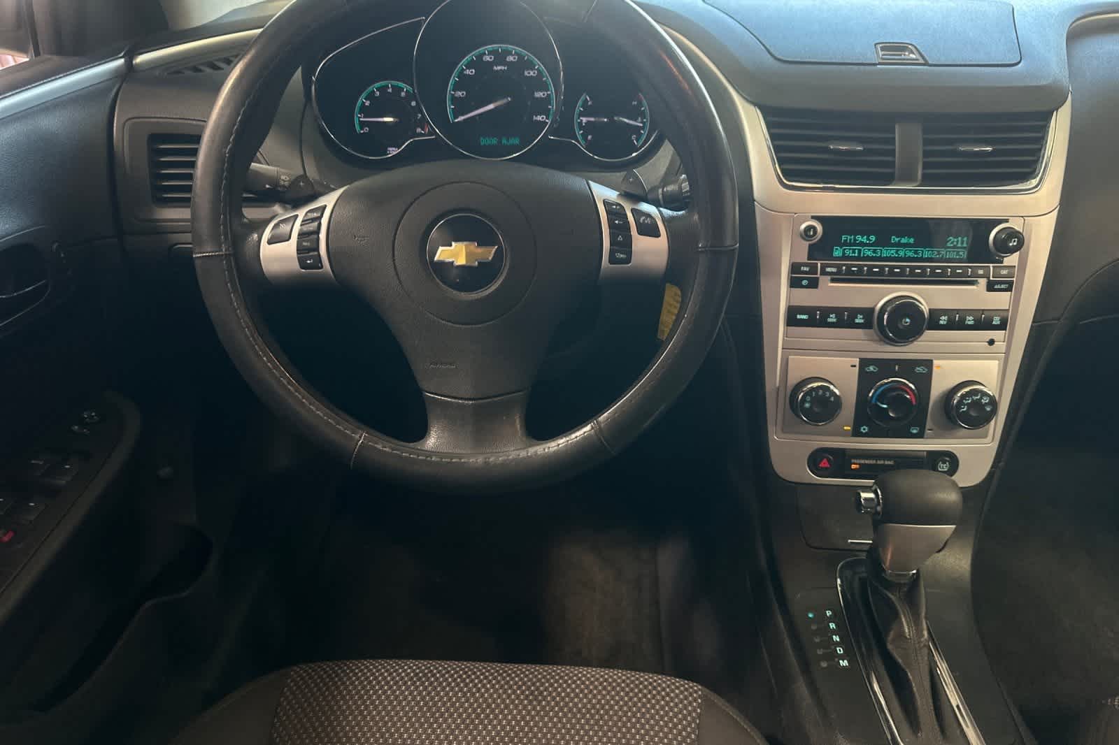 Thumbnail: 2010 Chevrolet Malibu - 17