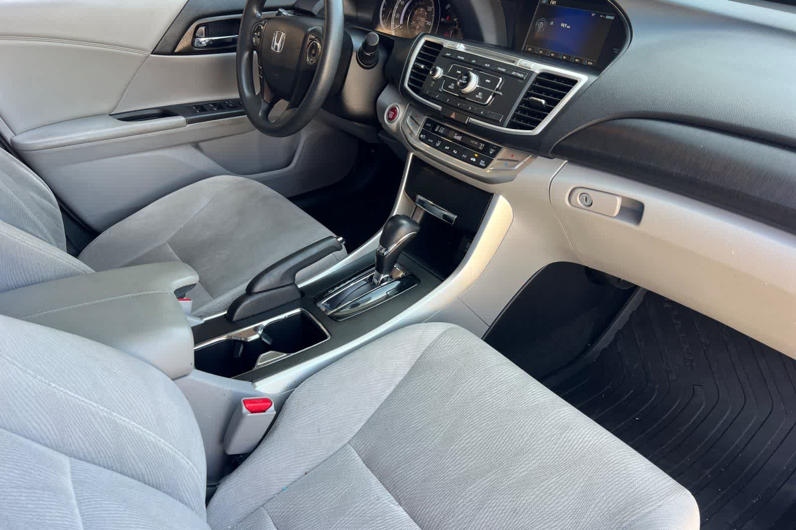 Thumbnail: 2015 Honda Accord - 17