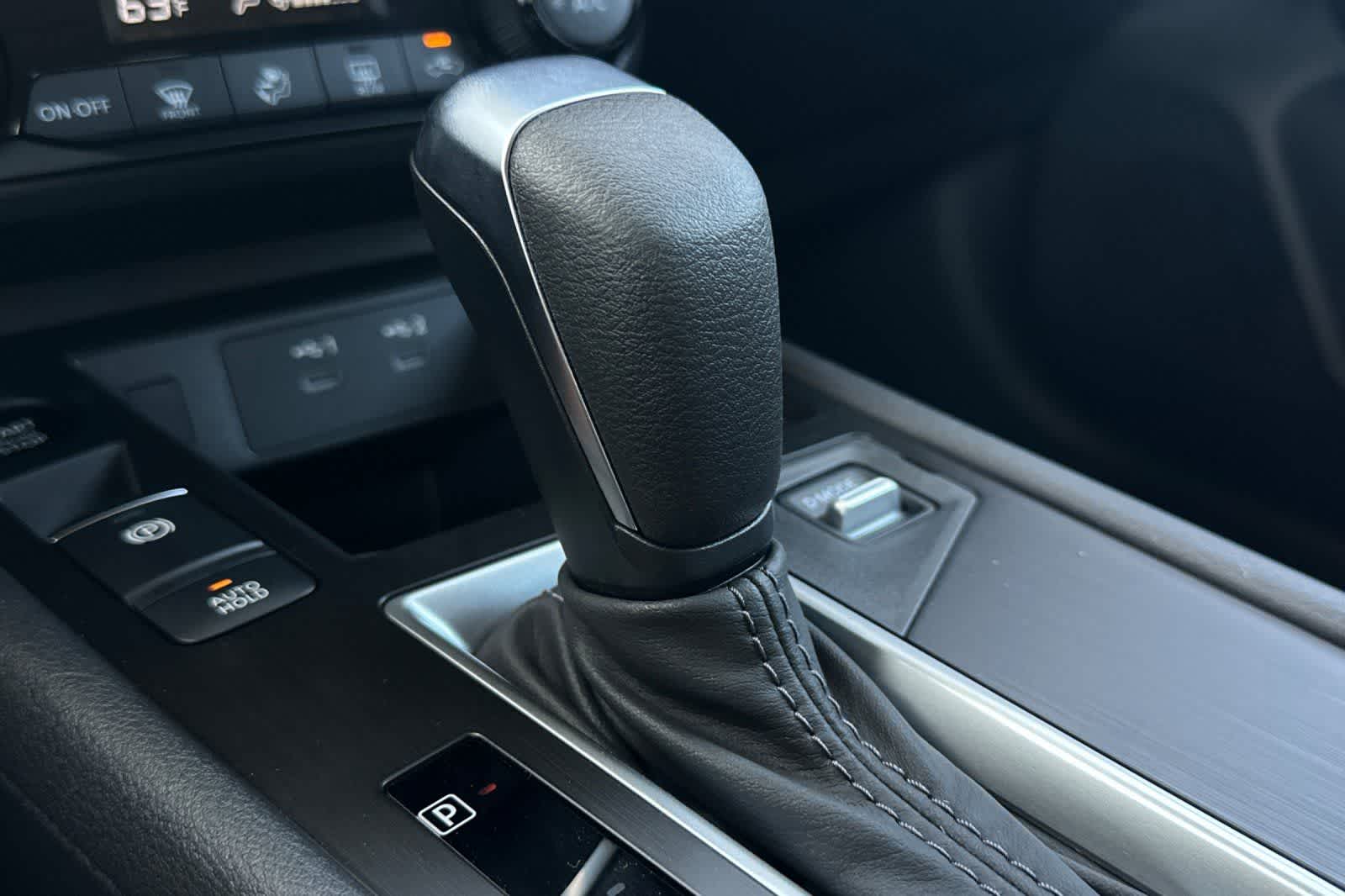 Thumbnail: 2026 Nissan Kicks - 23