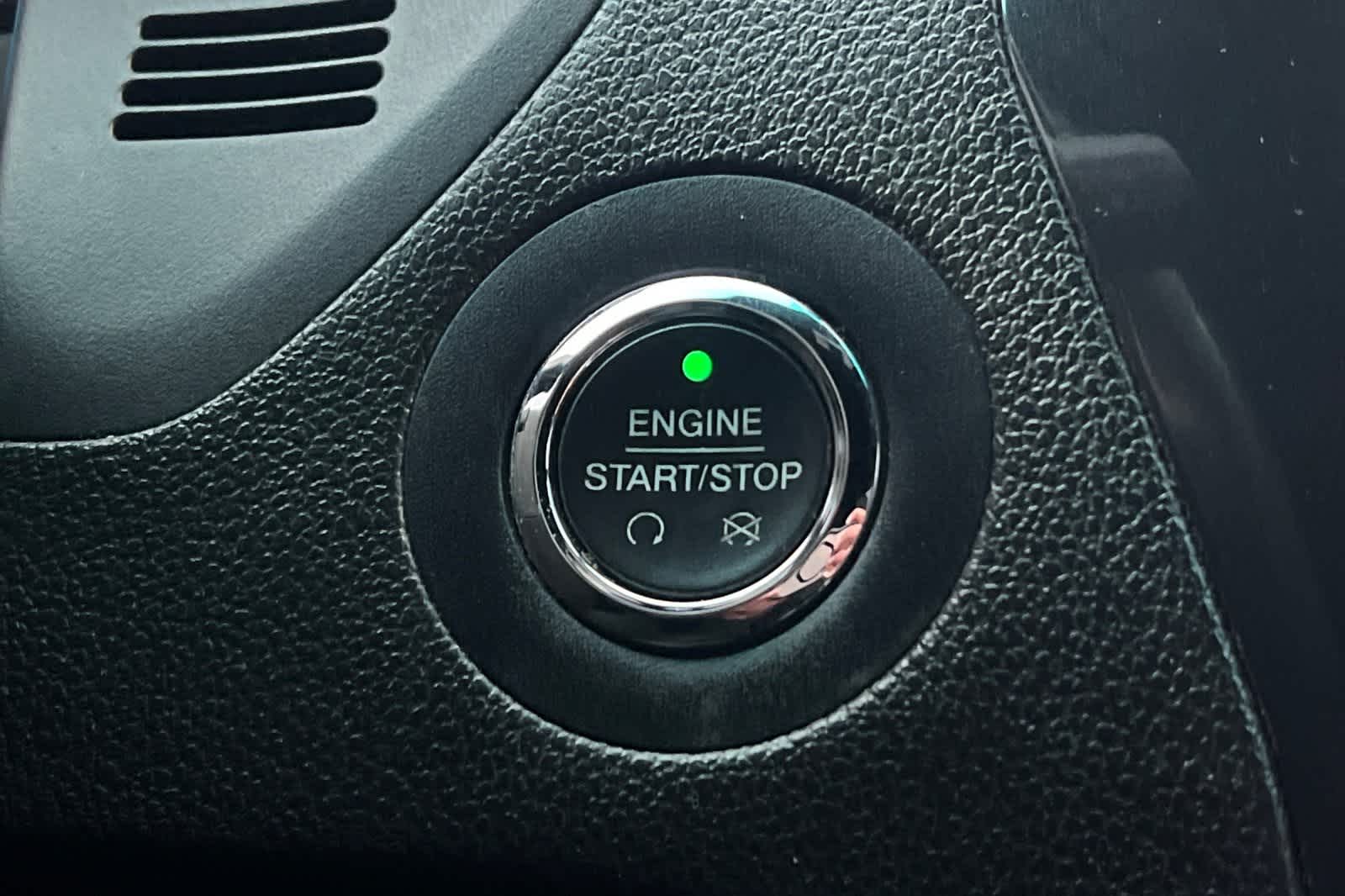 Thumbnail: 2016 Ford Explorer - 25