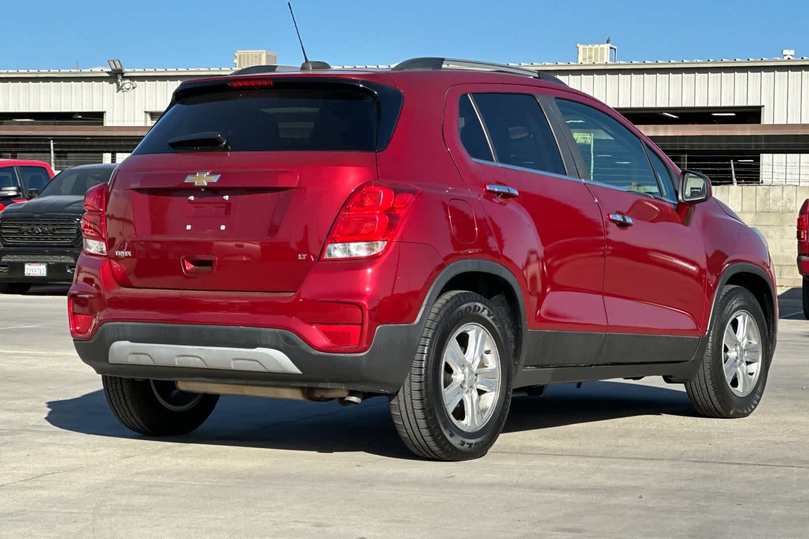 Thumbnail: 2019 Chevrolet Trax - 3