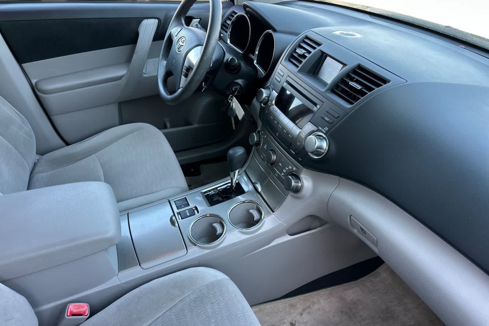 Thumbnail: 2011 Toyota Highlander - 19