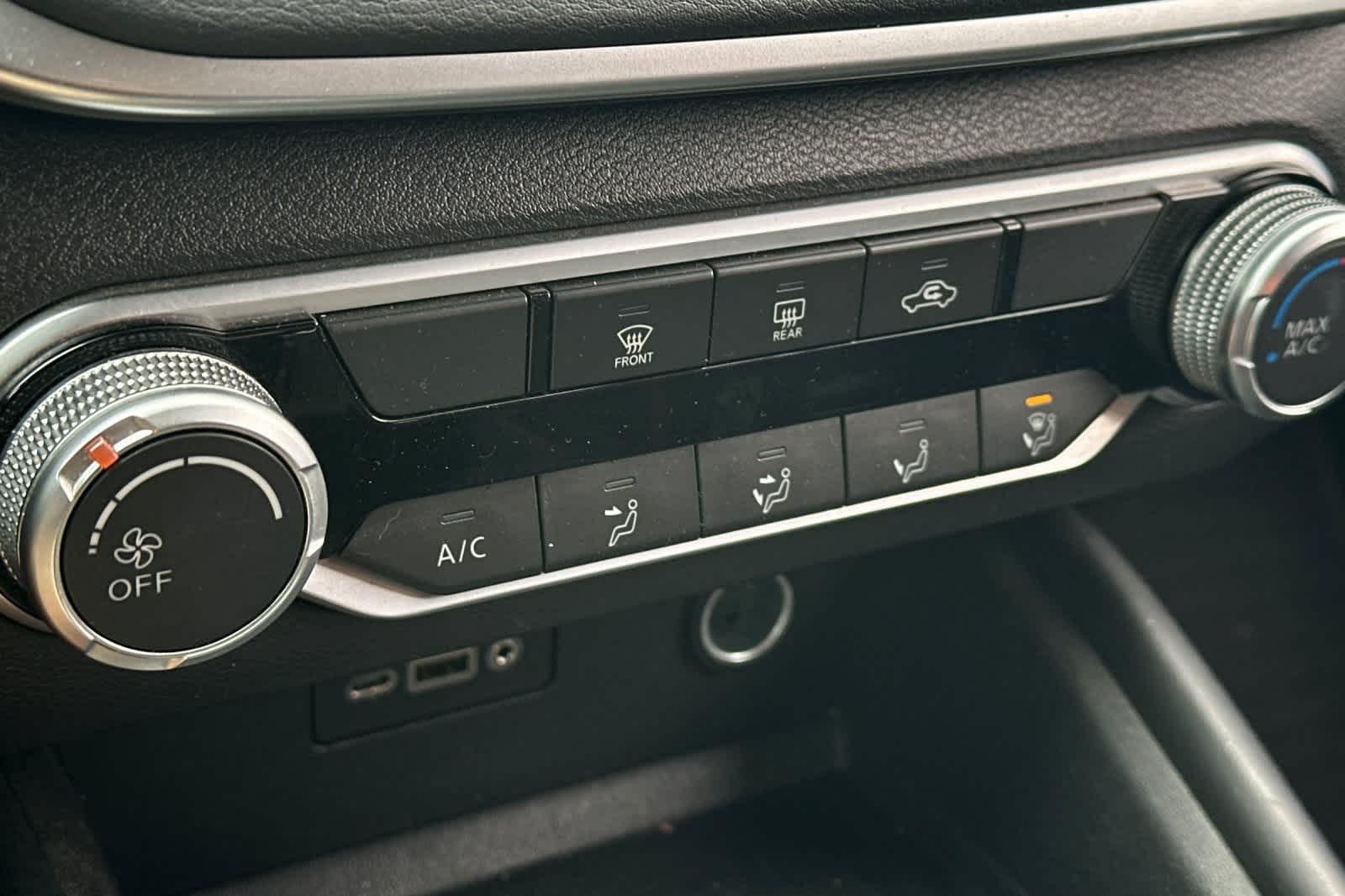 Thumbnail: 2019 Nissan Altima - 20