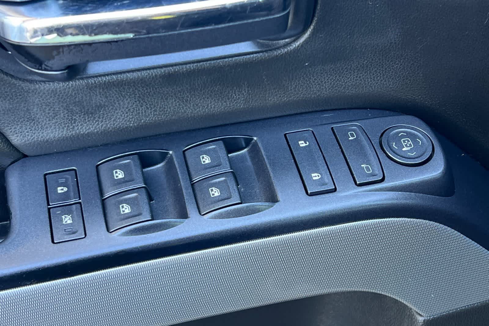 Thumbnail: 2015 Chevrolet Silverado 1500 - 14