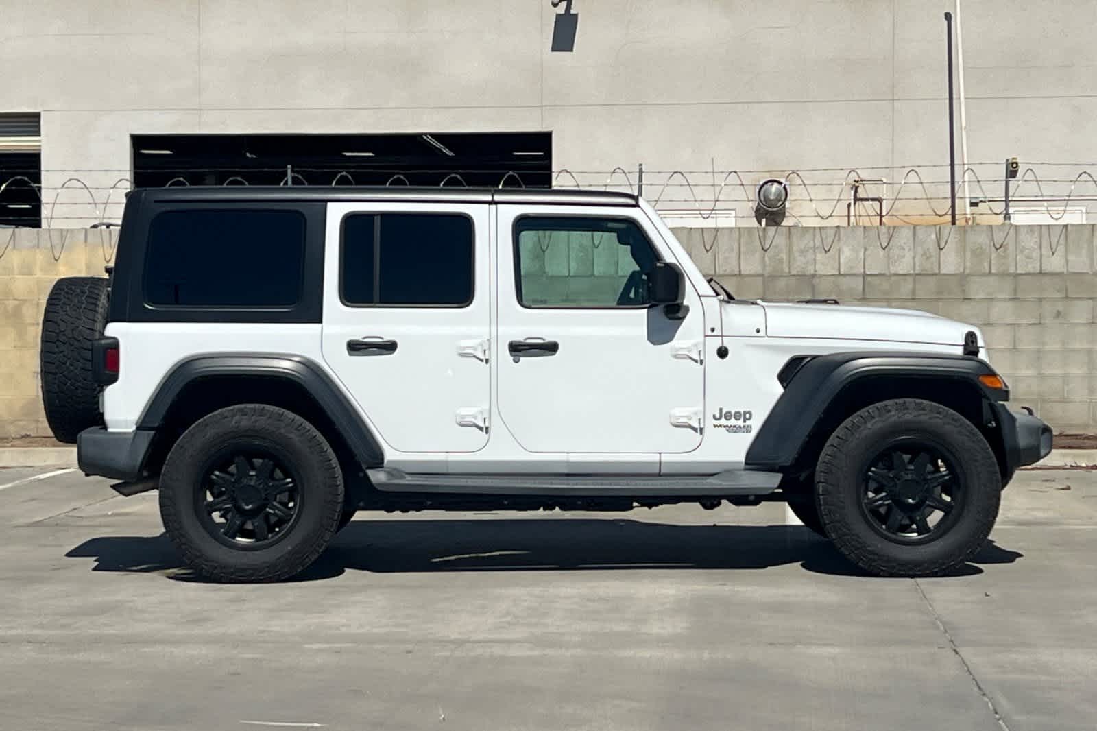 Thumbnail: 2019 Jeep Wrangler - 9