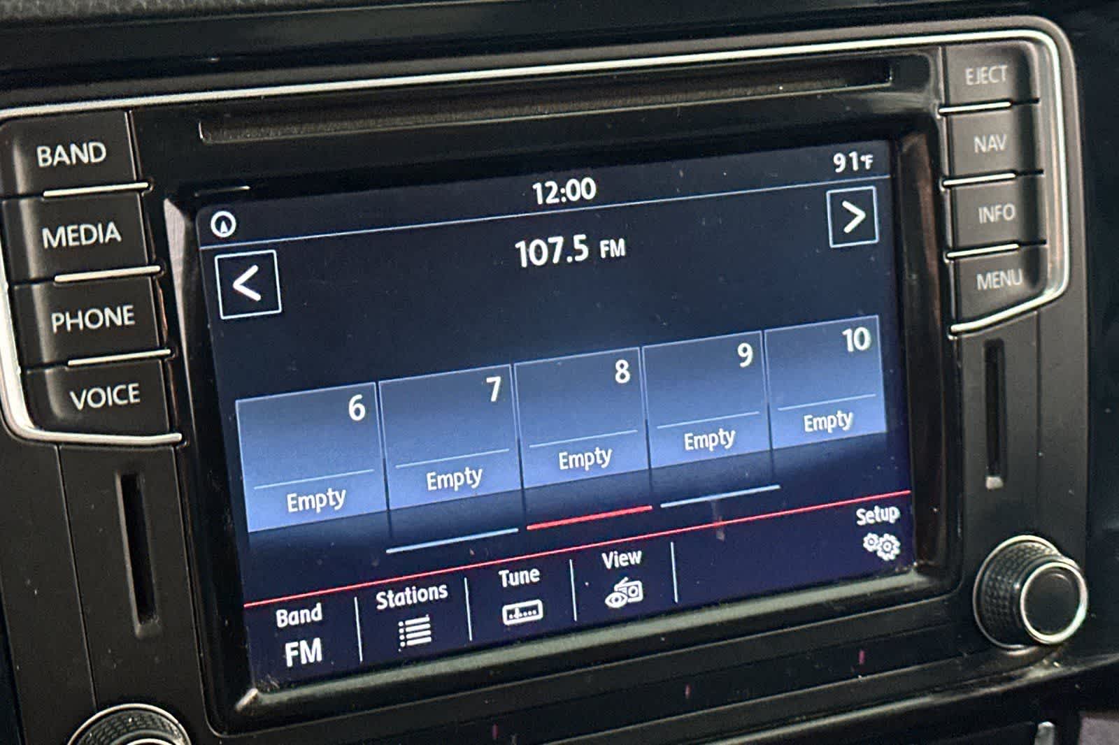 Thumbnail: 2016 Volkswagen Jetta - 21