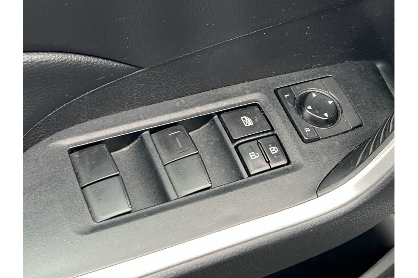 Thumbnail: 2020 Toyota RAV4 - 15