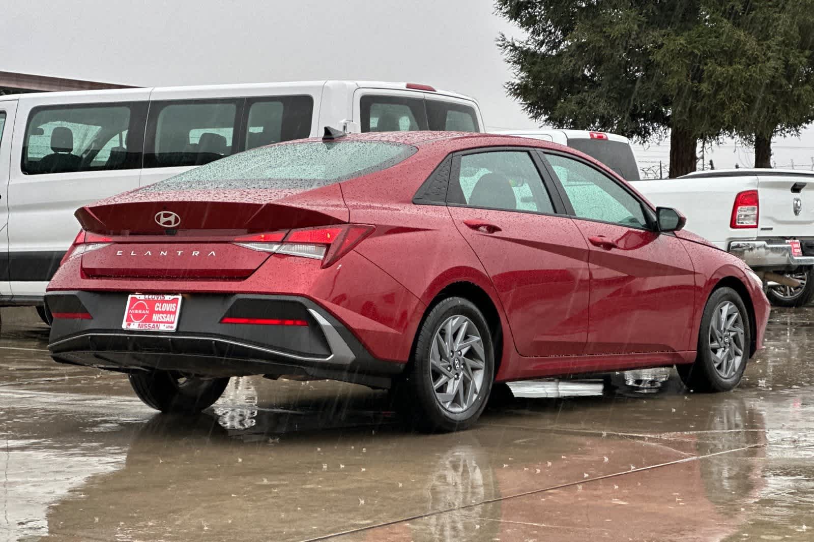 Thumbnail: 2024 Hyundai Elantra - 3