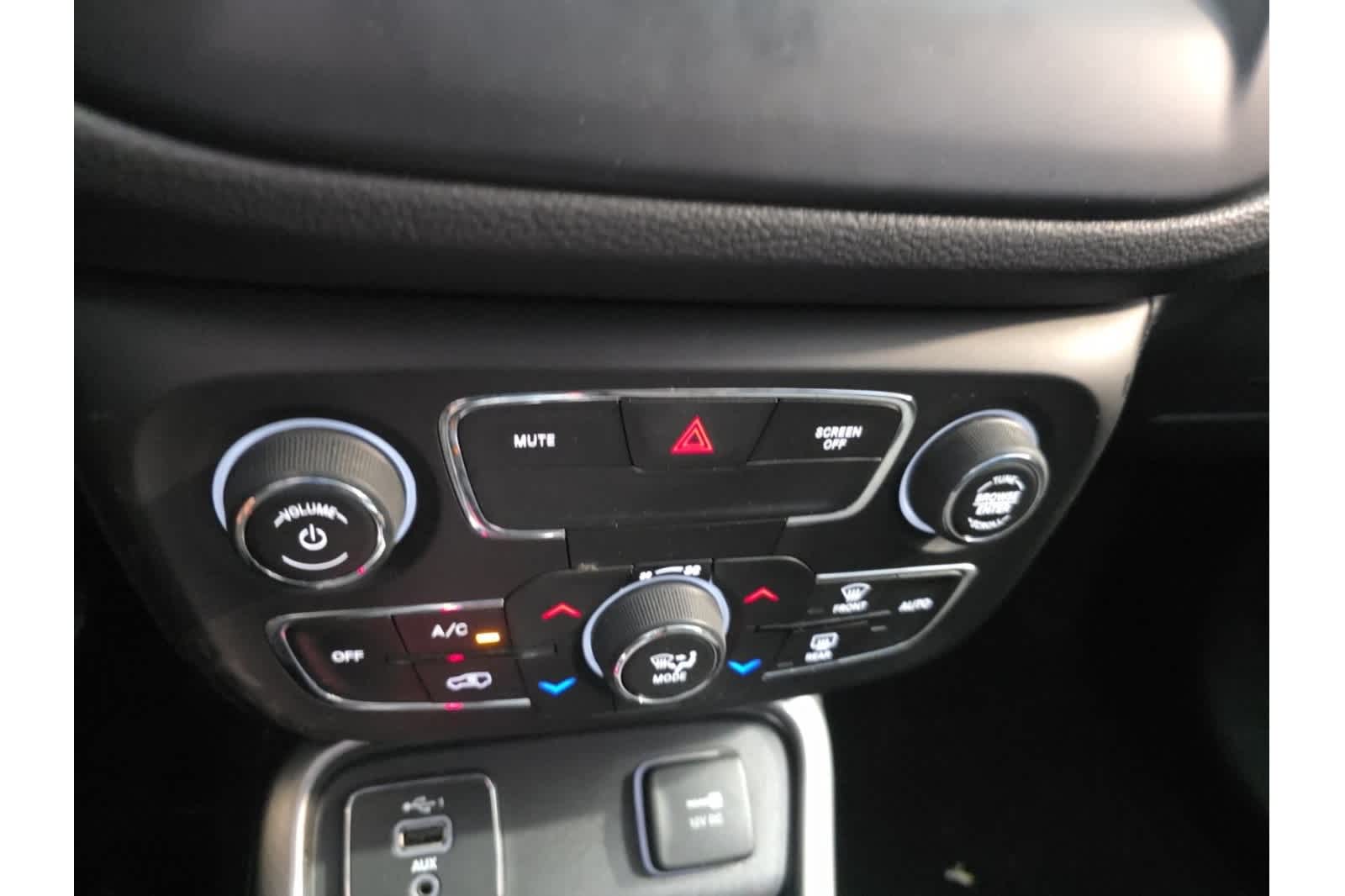 Thumbnail: 2021 Jeep Compass - 25