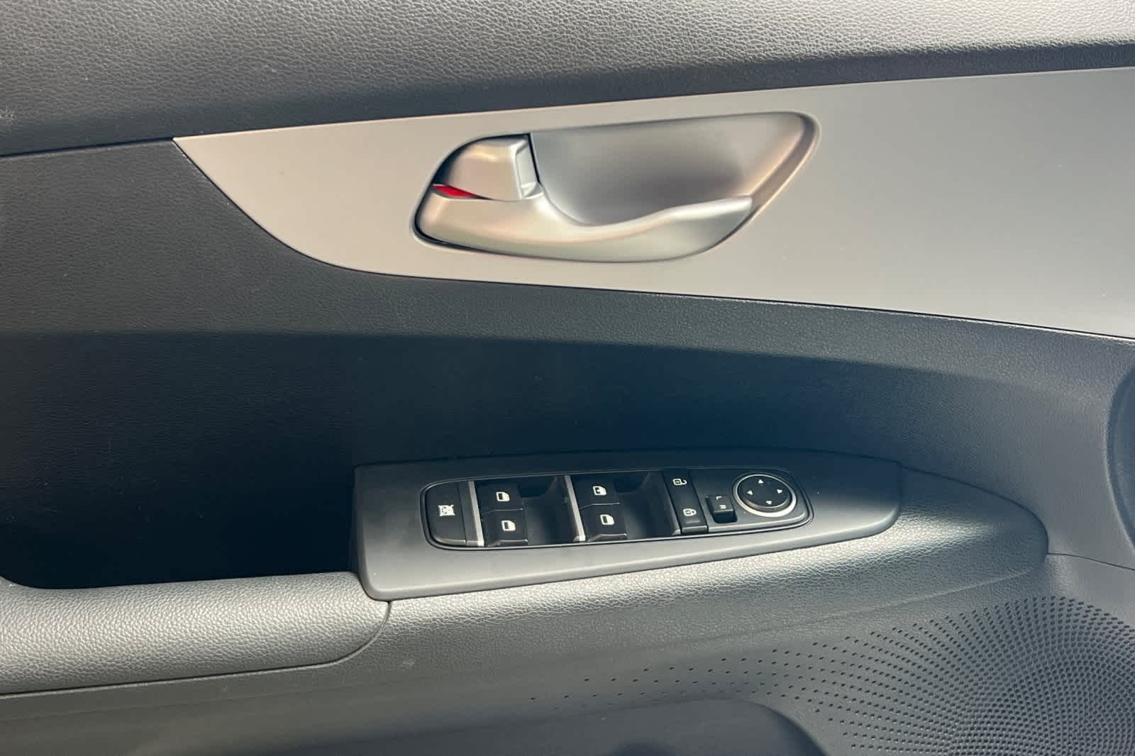 Thumbnail: 2024 Kia Forte - 12