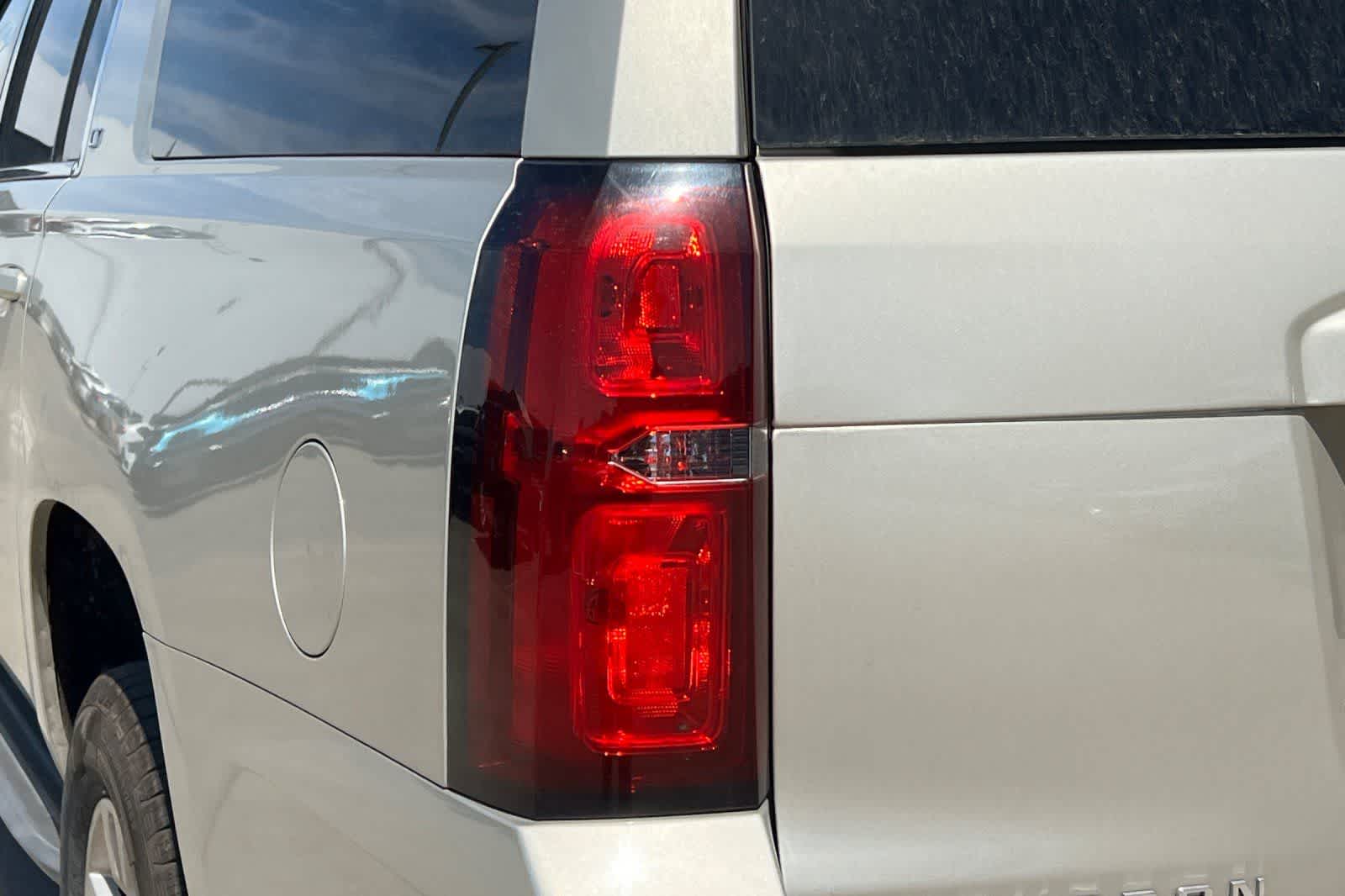 Thumbnail: 2015 Chevrolet Suburban - 13