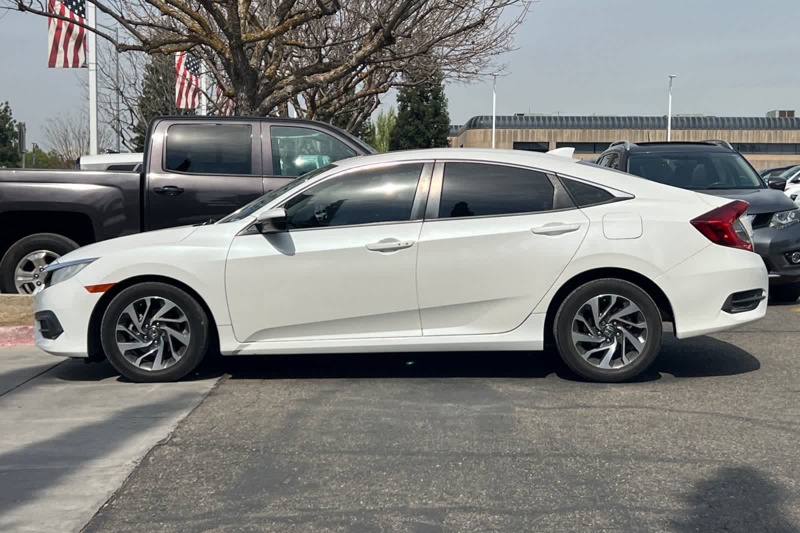 Thumbnail: 2017 Honda Civic - 6